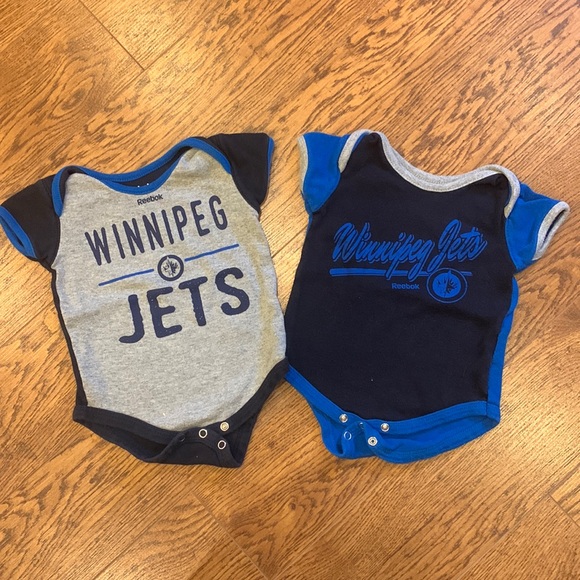 Set of 2 Winnipeg Jet Short sleeve Bodysuit - Picture 1 of 2